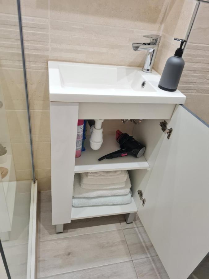Appartement Vue Mer,Acces Direct Plage,Fibre,Clim,Parking Public Gratuit 르발카레스 외부 사진